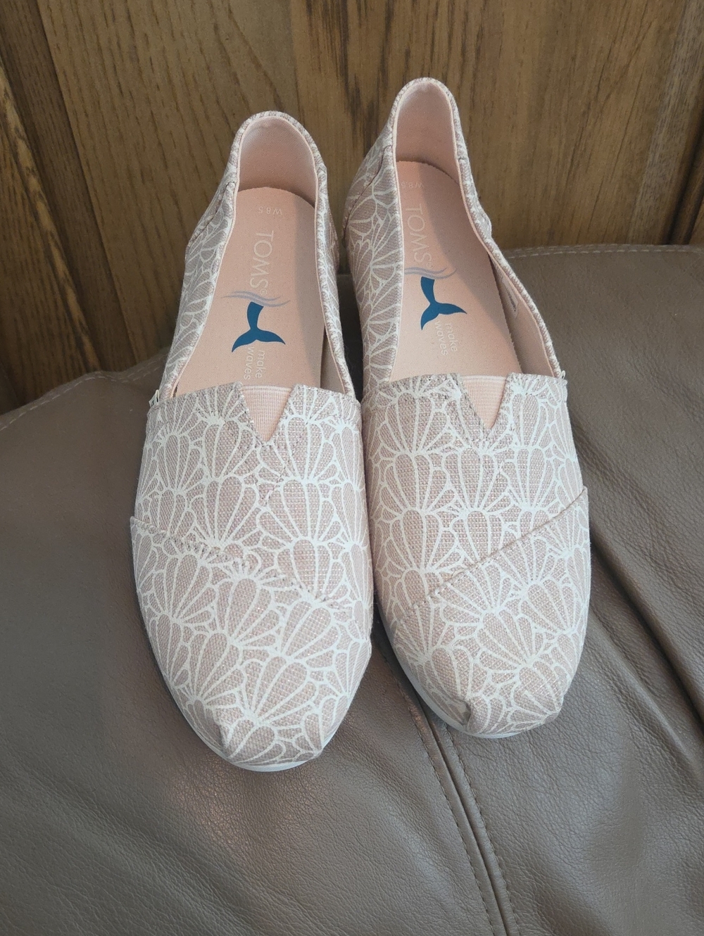 Toms Women's  Slip-On Flats